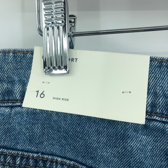 American Eagle 16 Mom Shorts Light Wash Size blue pleated cuffed 0828 5319 - Picture 4 of 11